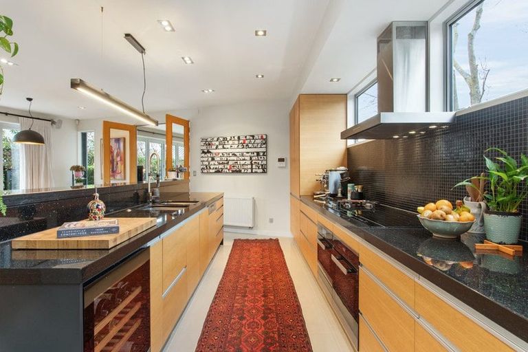 Photo of property in 93 Merivale Lane, Merivale, Christchurch, 8014