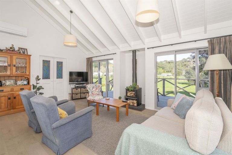 Photo of property in 2 Scott Drive, Cooks Beach, Whitianga, 3591