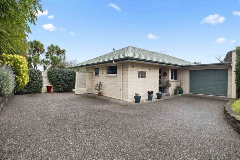 Photo of property in 114g Sandspit Road, Waiuku, 2123