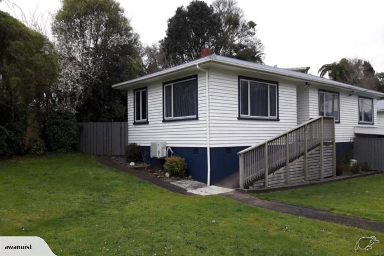 Photo of property in 79 Awanui Street, Merrilands, New Plymouth, 4312