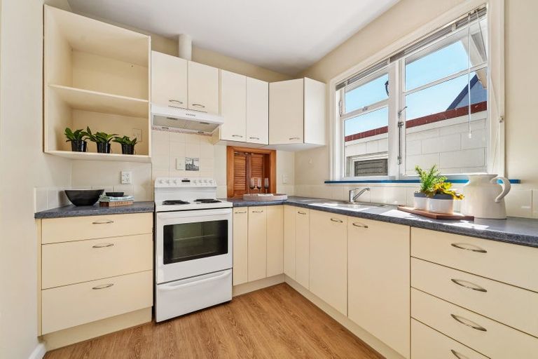 Photo of property in 1/98 Memorial Avenue, Ilam, Christchurch, 8053