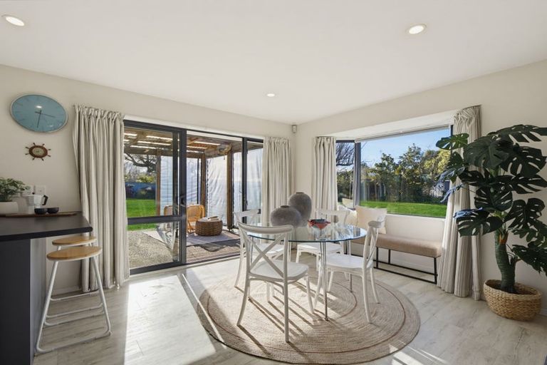 Photo of property in 7 Willowside Place, Amberley, 7410