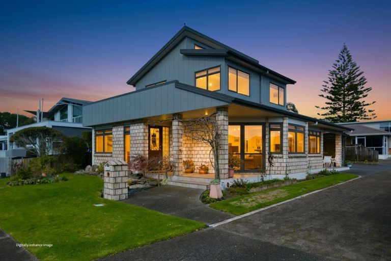 Photo of property in 10 Fairway Avenue, Mount Maunganui, 3116