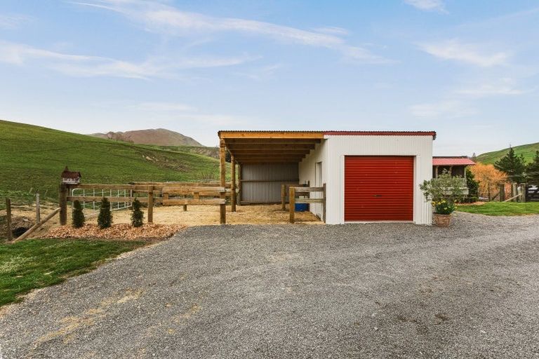 Photo of property in 140 Mackenzie Road, Kahuranaki, Havelock North, 4295