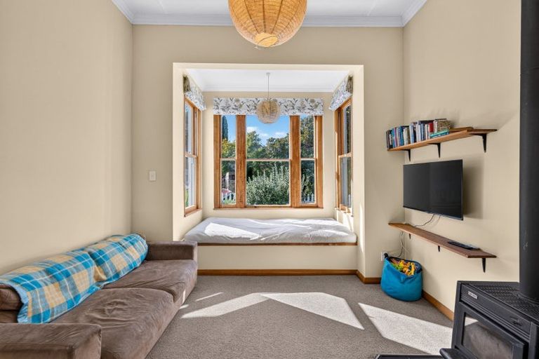 Photo of property in 28 Milton Road, Bluff Hill, Napier, 4110