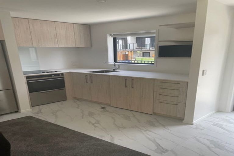 Photo of property in 9/59 Matipo Road, Te Atatu Peninsula, Auckland, 0610