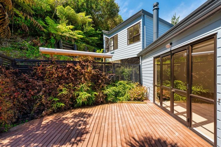 Photo of property in 8 Stitchbird Close, Murrays Bay, Auckland, 0630