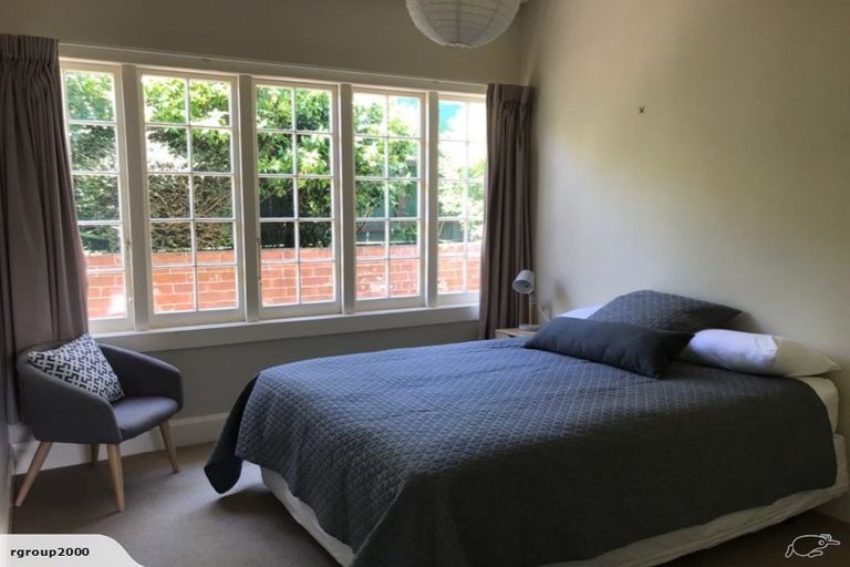 Photo of property in 18 Gladstone Road, Bluff Hill, Napier, 4110