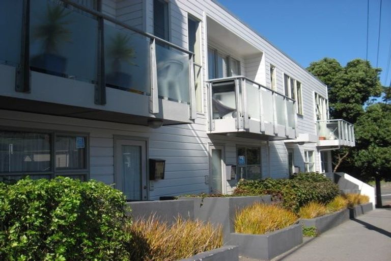 Photo of property in 203 Tasman Street, Mount Cook, Wellington, 6021