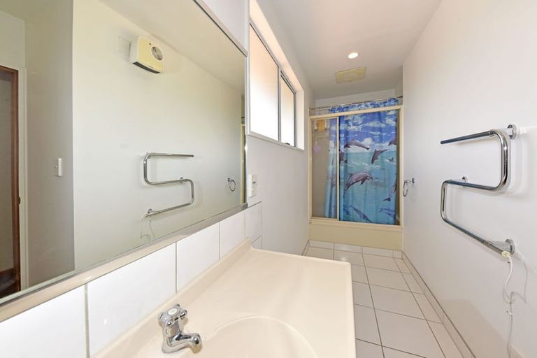 Photo of property in 11 Copperfield Close, Parklands, Christchurch, 8083