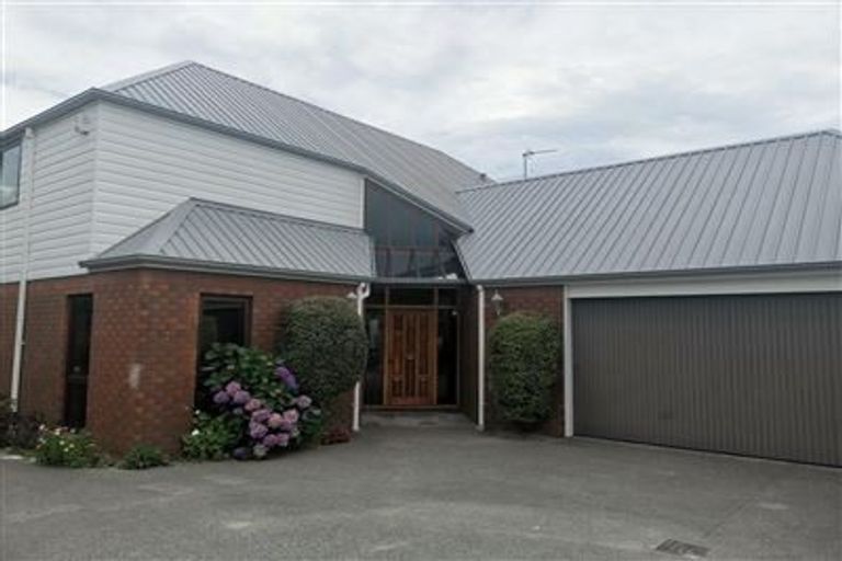 Photo of property in 29 Athol Terrace, Upper Riccarton, Christchurch, 8041