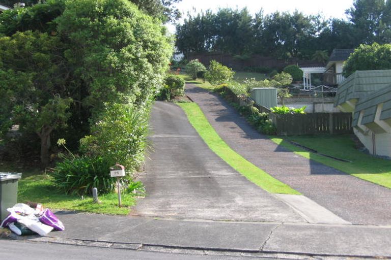 Photo of property in 25 King Richard Place, Browns Bay, Auckland, 0630