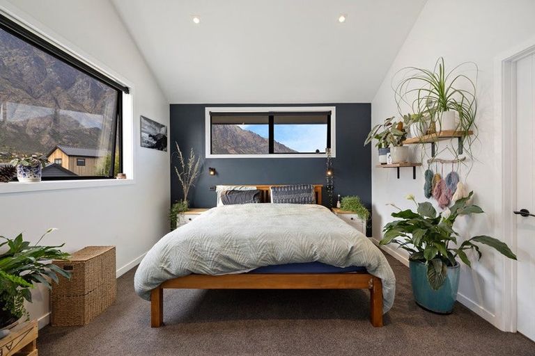 Photo of property in 6 Shepherd Road, Jacks Point, Queenstown, 9371