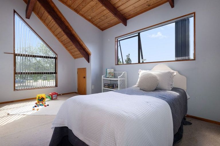 Photo of property in 12 Nettlingham Place, Te Puke, 3119