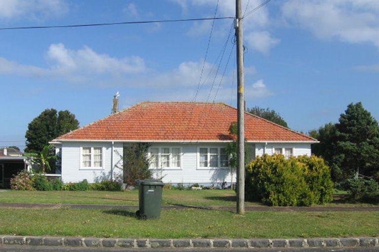 Photo of property in 25 Mount Roskill Road, Mount Roskill, Auckland, 1041