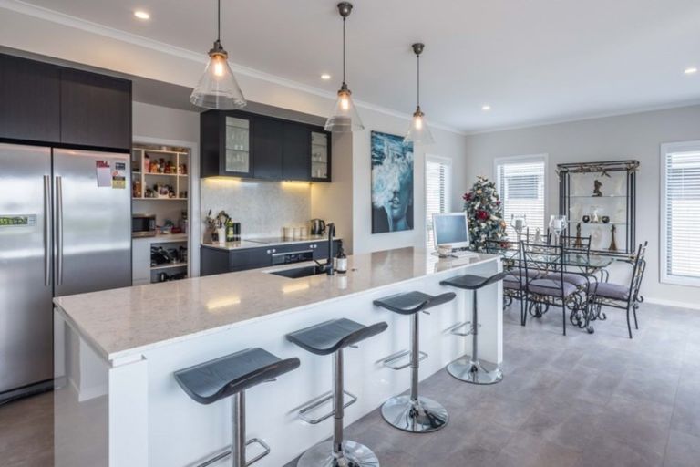 Photo of property in 11 Waipunahau Road, Waikanae, 5036