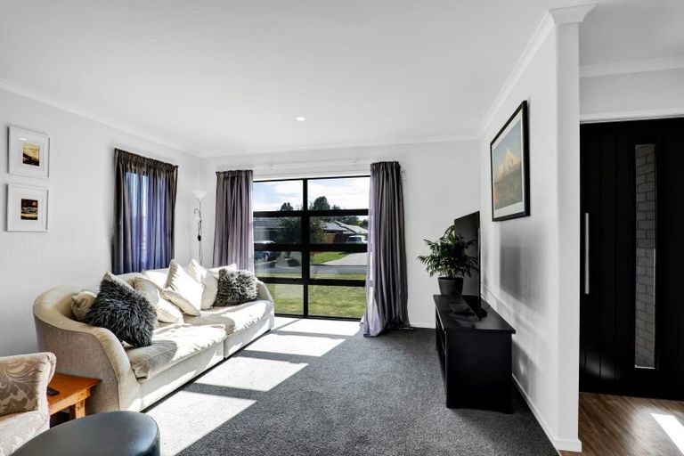 Photo of property in 3 Tangaroa Street, Waitara, 4320