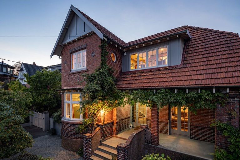 Photo of property in 355 Highgate, Roslyn, Dunedin, 9010