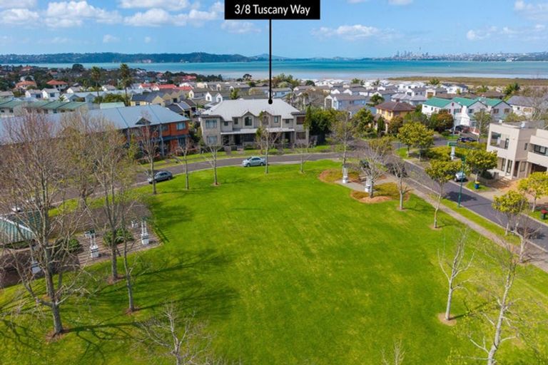 Photo of property in 3/8 Tuscany Way, Te Atatu Peninsula, Auckland, 0610