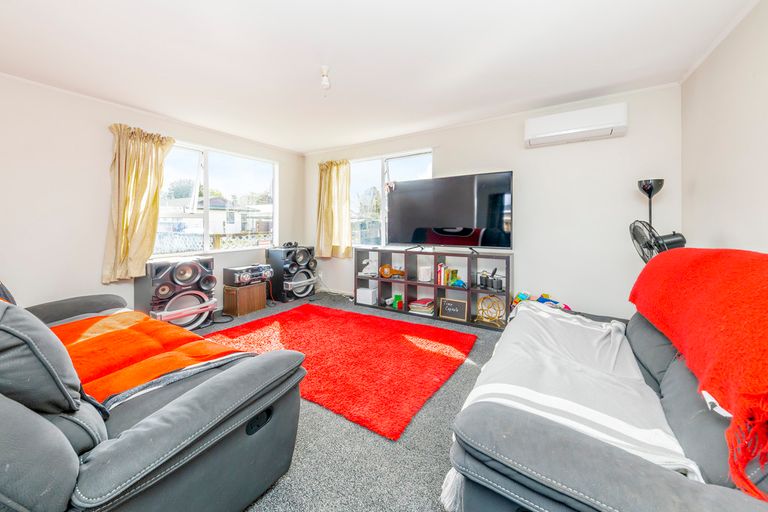 Photo of property in 1/14 Trimdon Street, Randwick Park, Auckland, 2105