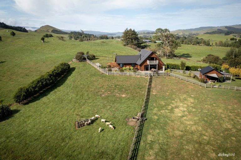 Photo of property in 11 Parkers Access Road, Waitetuna, Raglan, 3295