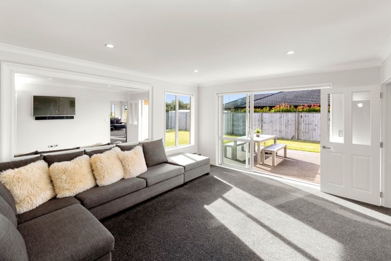 Photo of property in 35 Mariposa Crescent, Aidanfield, Christchurch, 8025