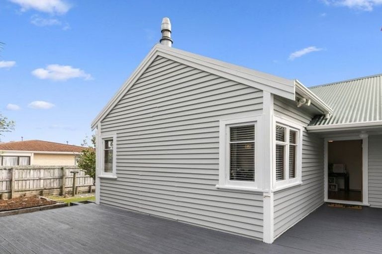 Photo of property in 3 Garden Road, Avalon, Lower Hutt, 5011