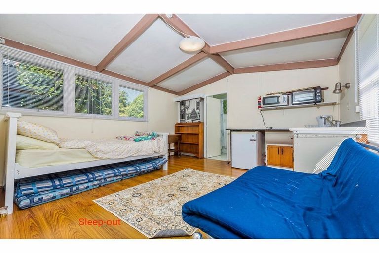 Photo of property in 2/3 Caribbean Drive, Unsworth Heights, Auckland, 0632