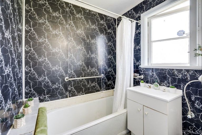 Photo of property in 73 Nuffield Avenue, Marewa, Napier, 4110