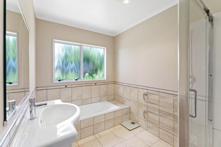 Photo of property in 82 Gary Road, Peka Peka, Otaki, 5581