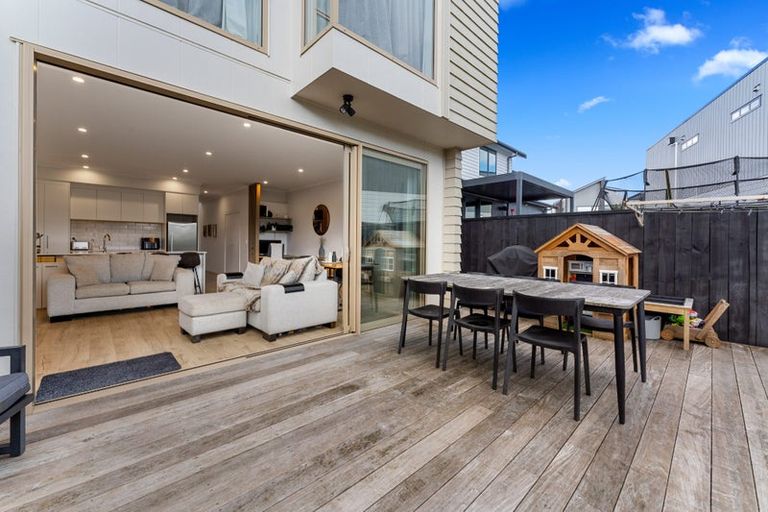 Photo of property in 31 Eyton Kay Road, Hobsonville, Auckland, 0616