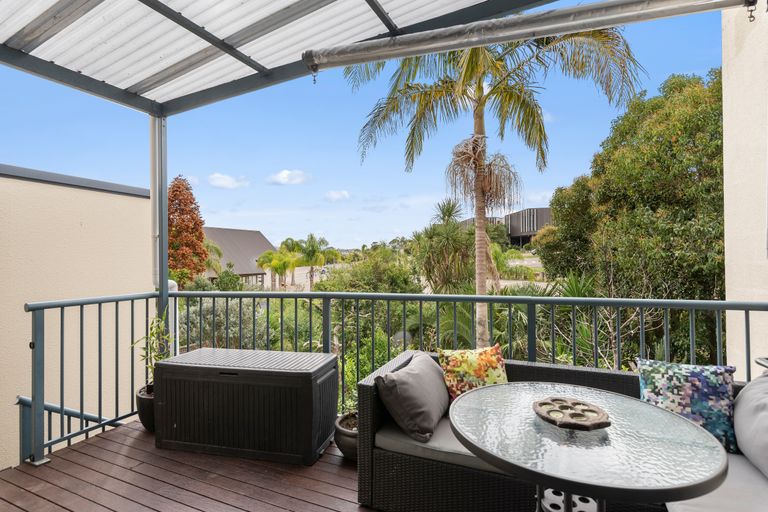 Photo of property in 6/6-8 Pannill Place, Oteha, Auckland, 0632