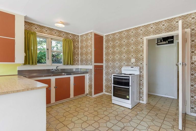 Photo of property in 243 Main Road, Tawa, Wellington, 5028