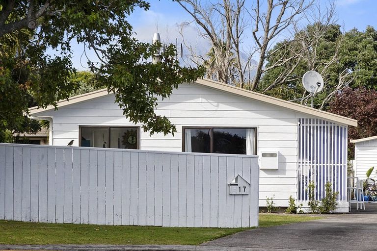 Photo of property in 17 Kipling Drive, Whalers Gate, New Plymouth, 4310