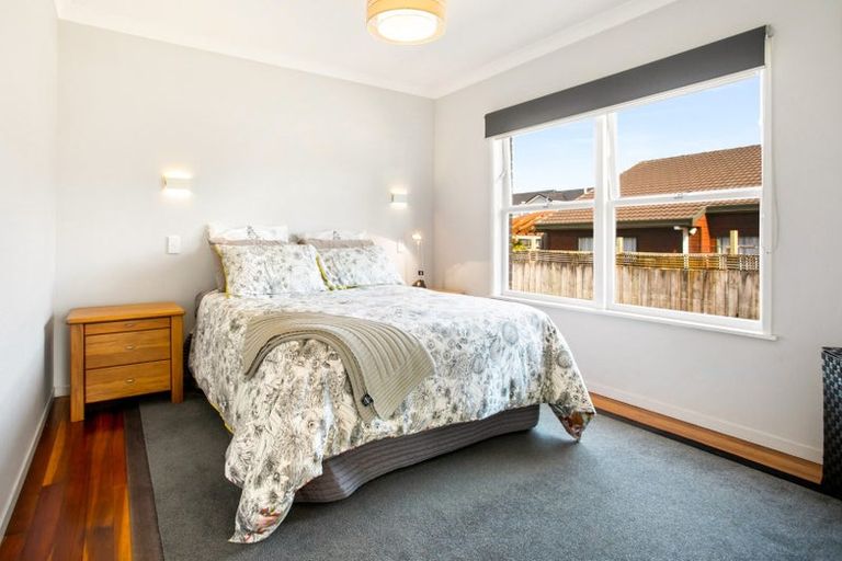 Photo of property in 1/24 Inverness Road, Browns Bay, Auckland, 0630