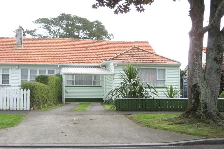 Photo of property in 12 Clinton Street, Fitzroy, New Plymouth, 4312