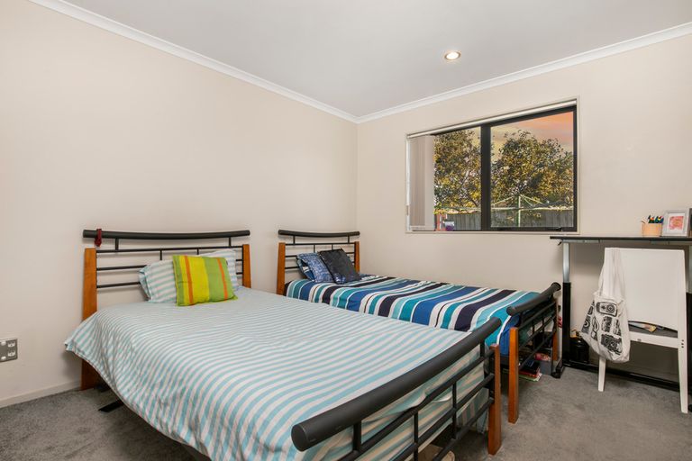 Photo of property in 5a Tiari Place, Mangere East, Auckland, 2024