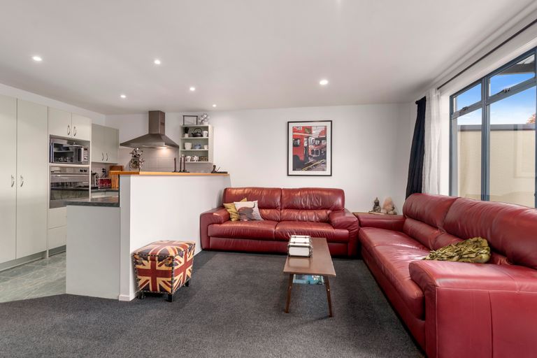 Photo of property in 6/6-8 Pannill Place, Oteha, Auckland, 0632