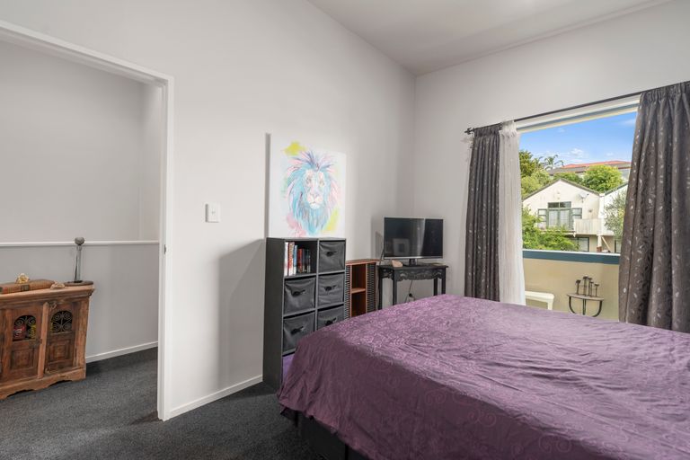 Photo of property in 6/6-8 Pannill Place, Oteha, Auckland, 0632