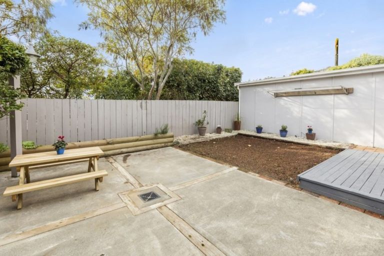 Photo of property in 4a Korau Grove, Stokes Valley, Lower Hutt, 5019