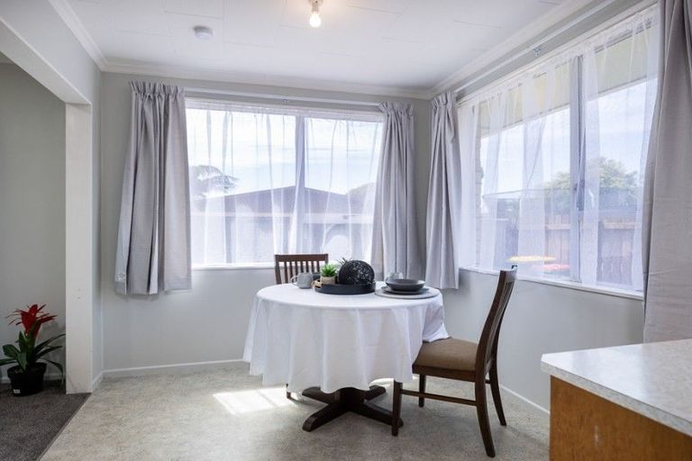 Photo of property in 12 Glamis Avenue, Bell Block, New Plymouth, 4312