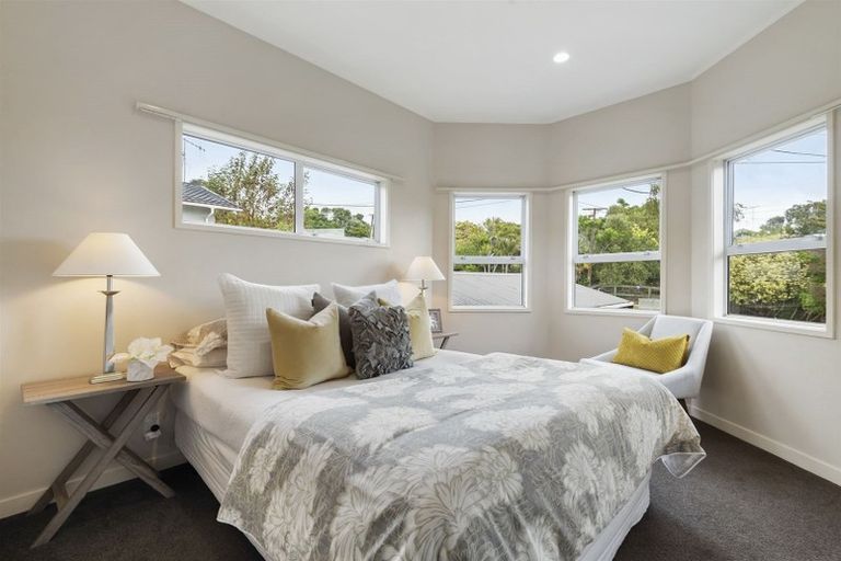 Photo of property in 10 Downer Street, Helensville, 0800