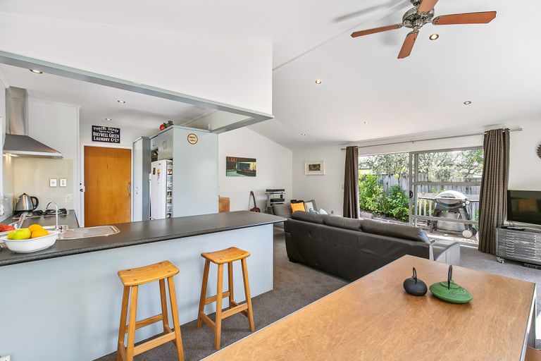 Photo of property in 60 Alexander Avenue, Torbay, Auckland, 0630