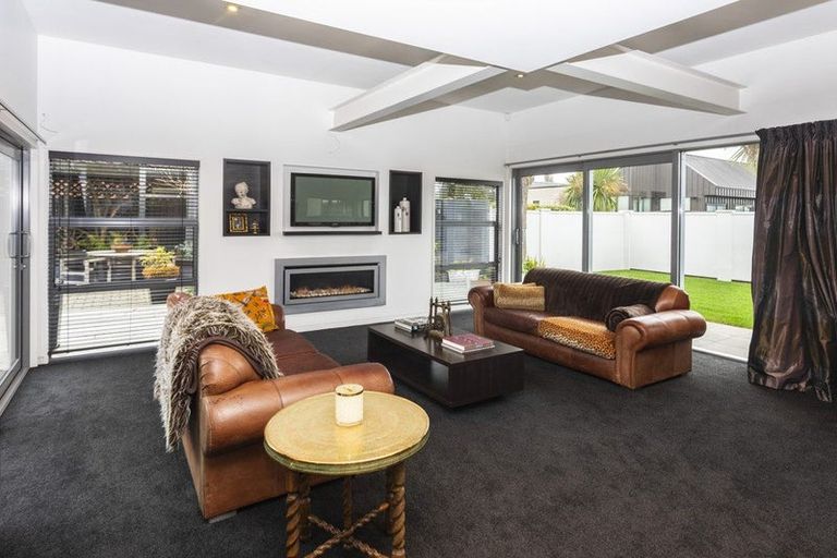 Photo of property in 107 Gardiners Road, Harewood, Christchurch, 8051