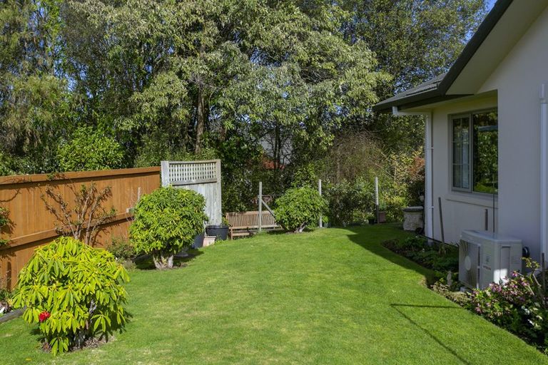 Photo of property in 33 Lakeridge Close, Rangatira Park, Taupo, 3330