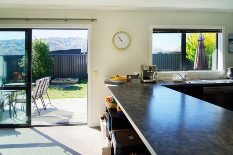 Photo of property in 5 Crabbe Place, Cromwell, 9310