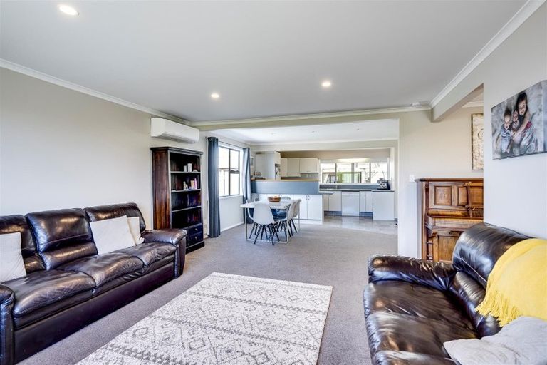 Photo of property in 6 Jarvis Place, Taradale, Napier, 4112