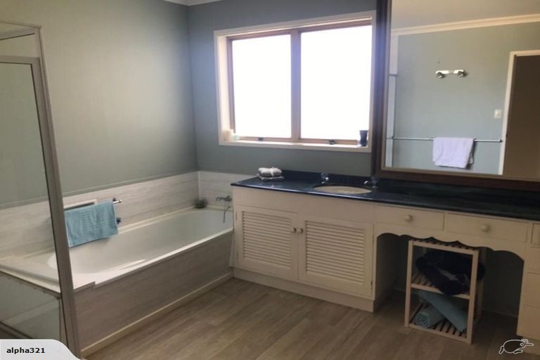 Photo of property in 11 Kiriwai Place, Matua, Tauranga, 3110