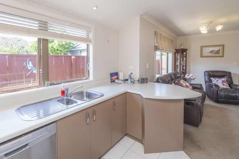 Photo of property in 14 Gilligan Close, College Estate, Whanganui, 4500