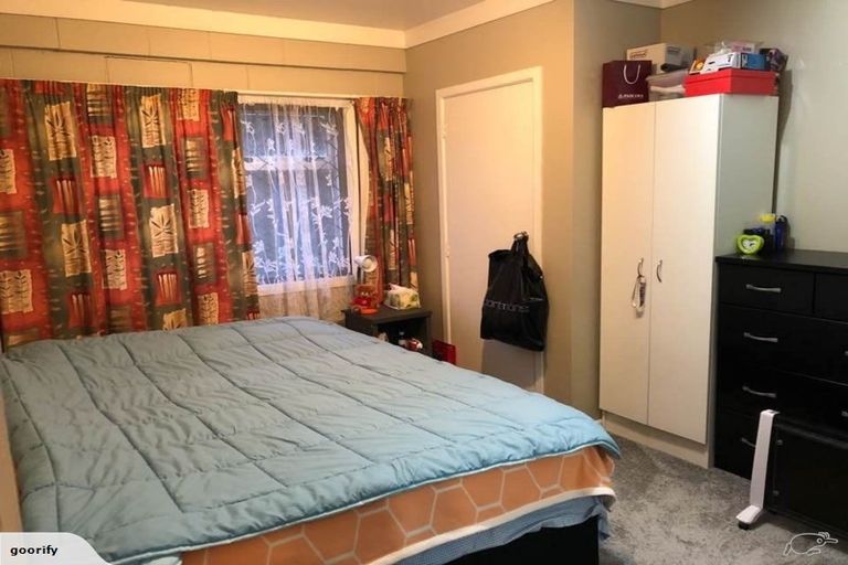 Photo of property in 27a Royal Road, Massey, Auckland, 0614